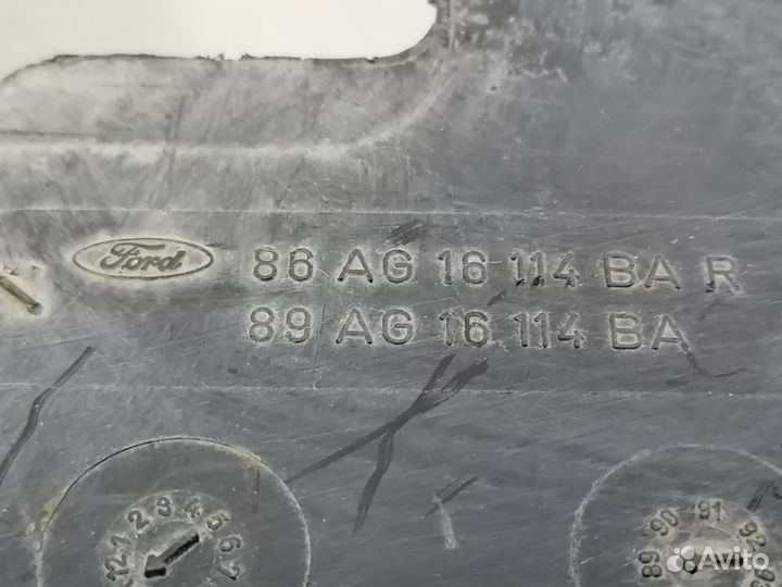 Подкрылок (локер) передний правый Ford Escort 1989