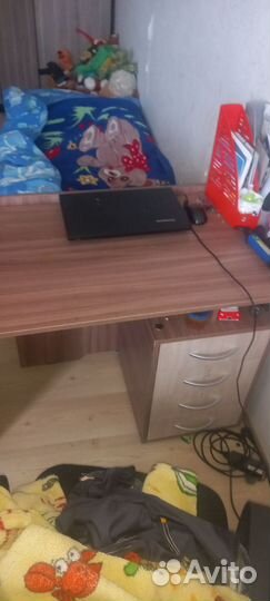 2стола и 2е кровати