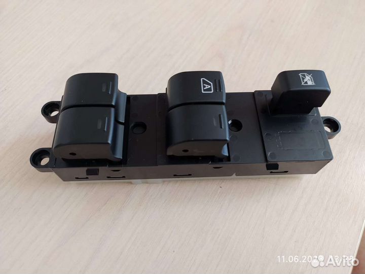 Блок управления стеклоподъёмников Nissan