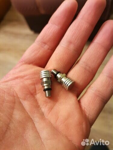 Клапан сброса давления в вилке мотоцикла