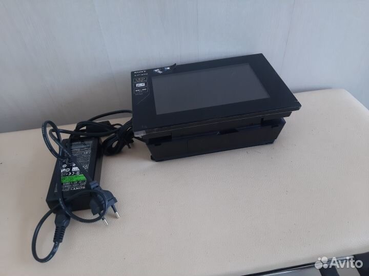 Цифровой фотопринтер с фоторамкой Sony DPP-F800
