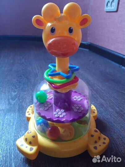 Игрушки(юла,неваляшка,пирамидки,планшет и др.)