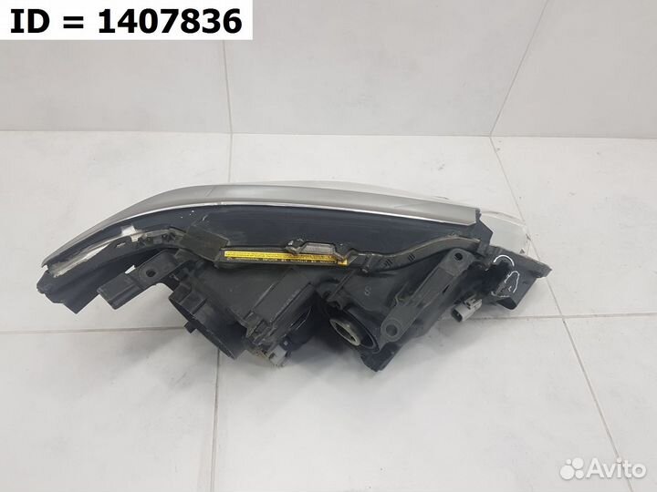 Фара левая Toyota Camry