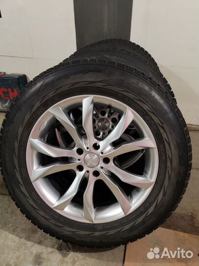 R18 Nokian Tyres Hakkapeliitta SUV 235/65, PCD 0x98 DIA 10