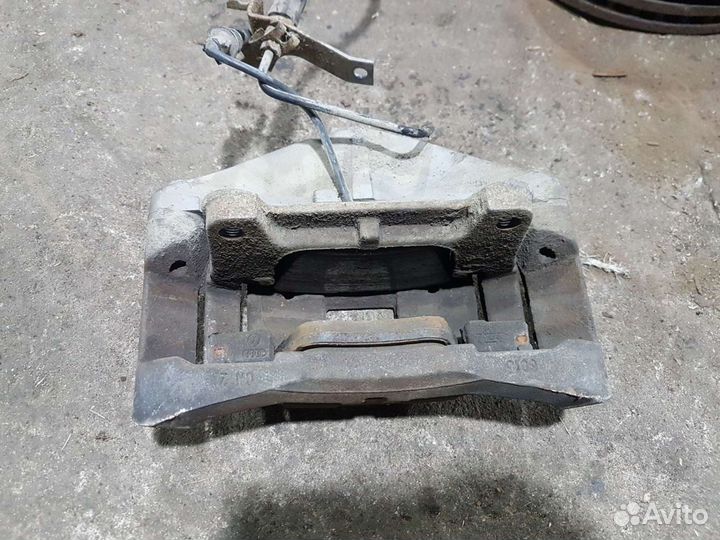 Суппорт передний audi a6 c6