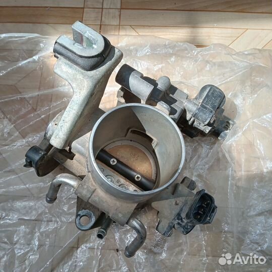 Дроссельная заслонка Toyota Ipsum ACM21