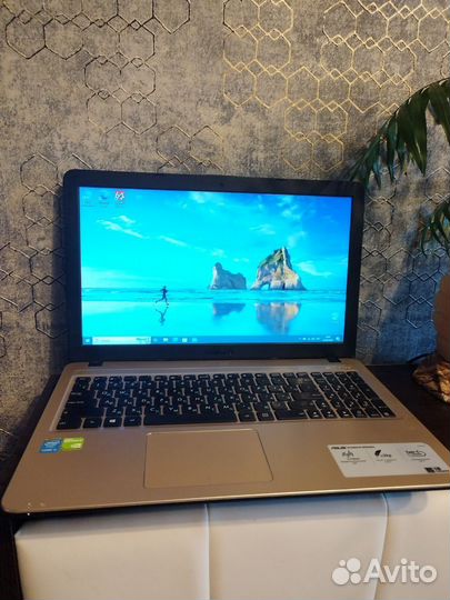 Ноутбук Asus как новый i3, 4 gb, ssd 256