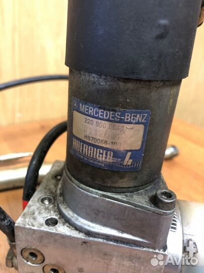 Насос привода багажника Mercedes-Benz S-Class W220