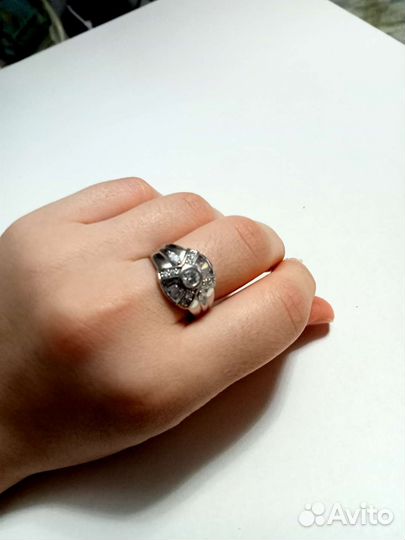 Серебряное кольцо
