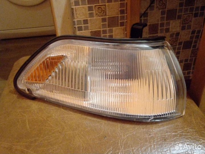 Указатель поворота Toyota Carina