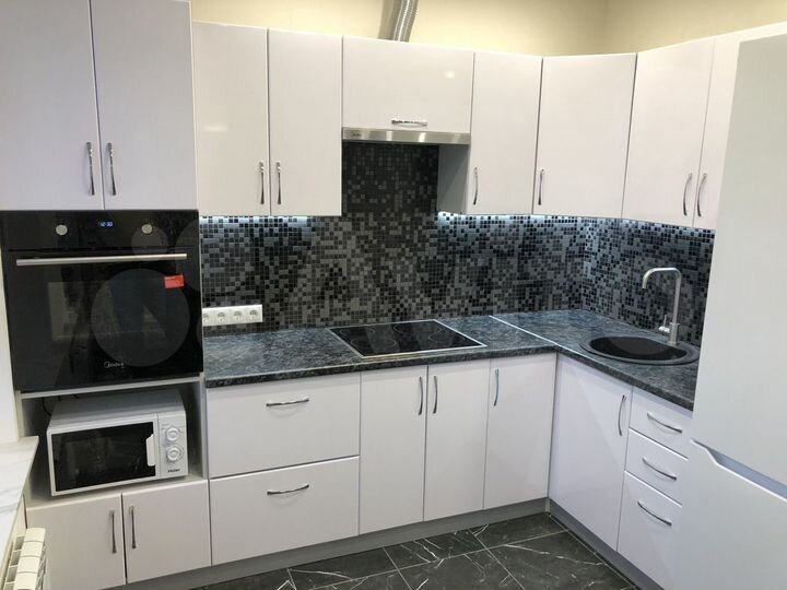 2-к. квартира, 61 м², 19/24 эт.