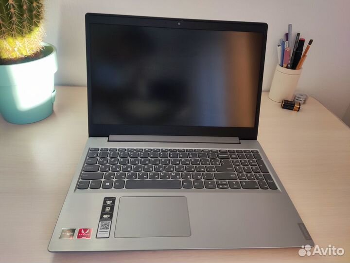 Ноутбук Lenovo Ryzen 5/8x3.70GHz/SSD256/8GB Ram