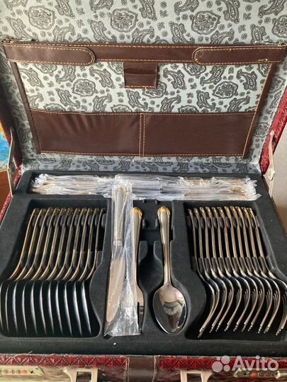 Набор столовых приборов на 12 персон
