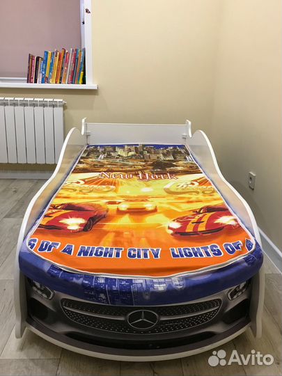 Детская кровать машинка