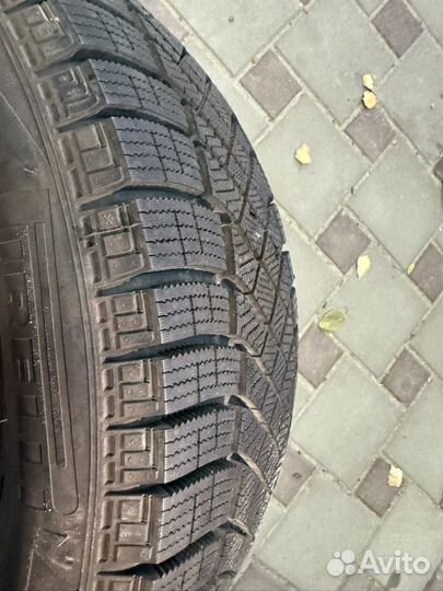 Pirelli Ice Zero FR 205/55 R16