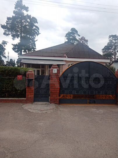 Дом 193,8 м² на участке 8 сот.