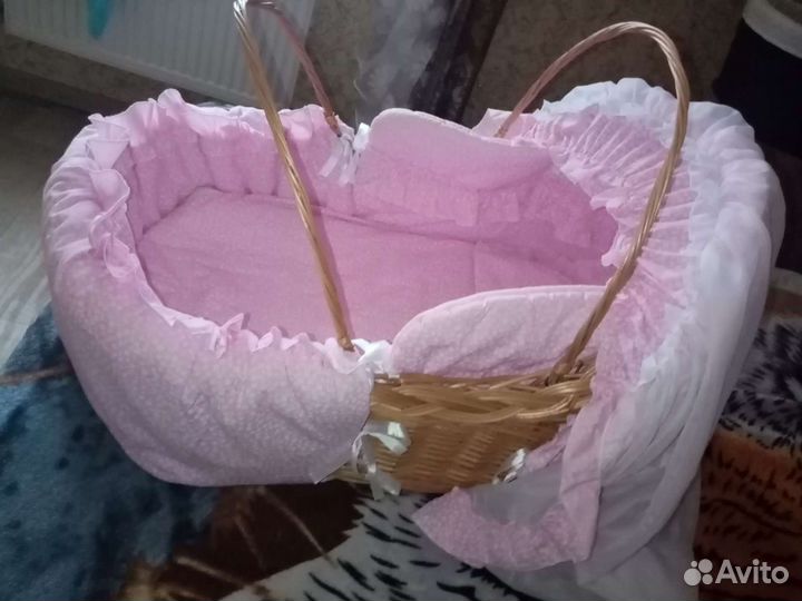 Плетёная корзина для ребёнка из ивовой лозы