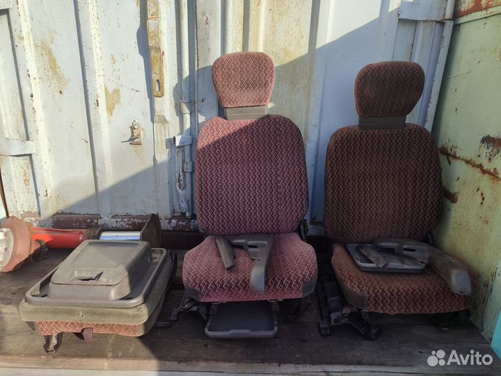 Сиденья ммс кантер