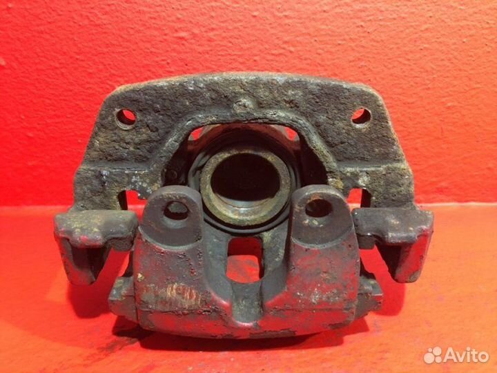 Суппорт передний правый Bmw X5 E53 M57D30 2003