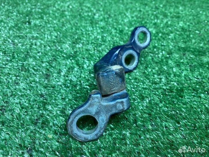 Петля двери задняя левая Ford Focus 2