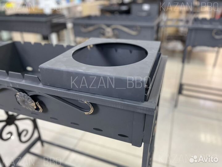 Мангал с подказанником и коваными ножками