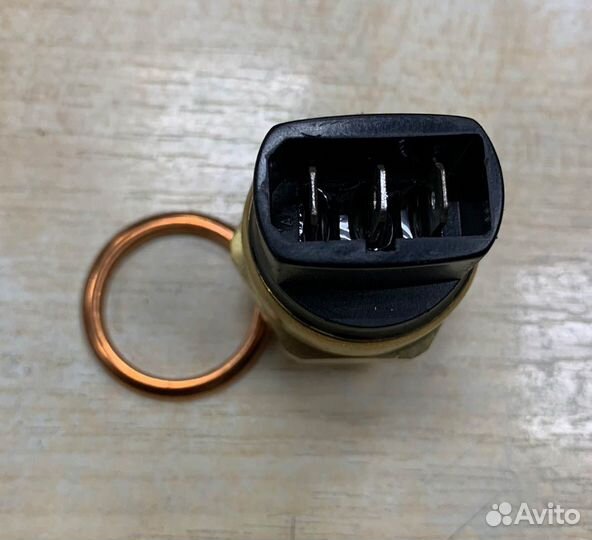 Датчик включения вентилятора 3 контакта VAG