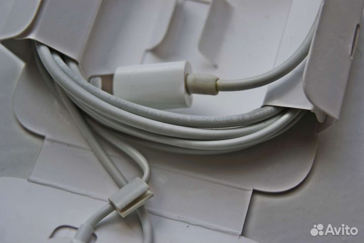 Орининал наушники Airpods A1748 lighting