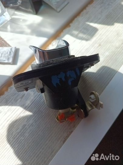 Кнопка багажника toyota caldina st210 215 до рест