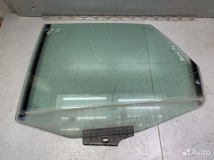 Стекло двери Audi A6C4 седан 2.5TDI AAT 1997