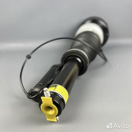 Передняя пневмостойка Mercedes w221 задний привод