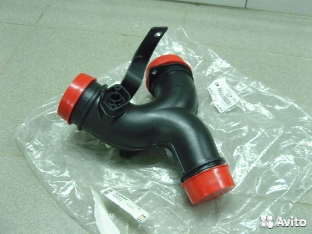 Патрубок интеркулер Volkswagen Touareg Audi Q7 3.0