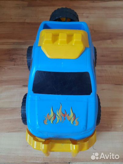 Машинка-каталка