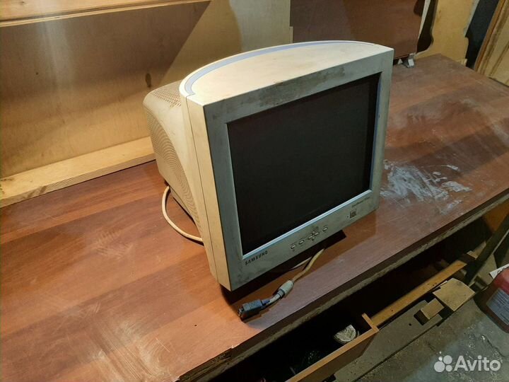 Монитор Samsung