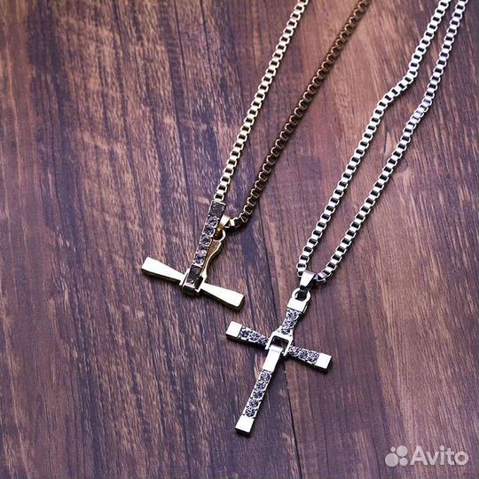 Мужской крест на цепочке