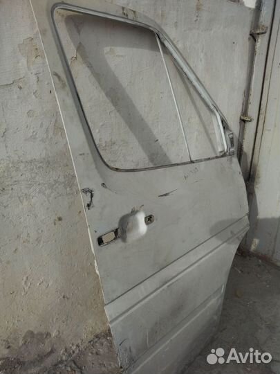 Дверь передняя правая sprinter 903 кузов