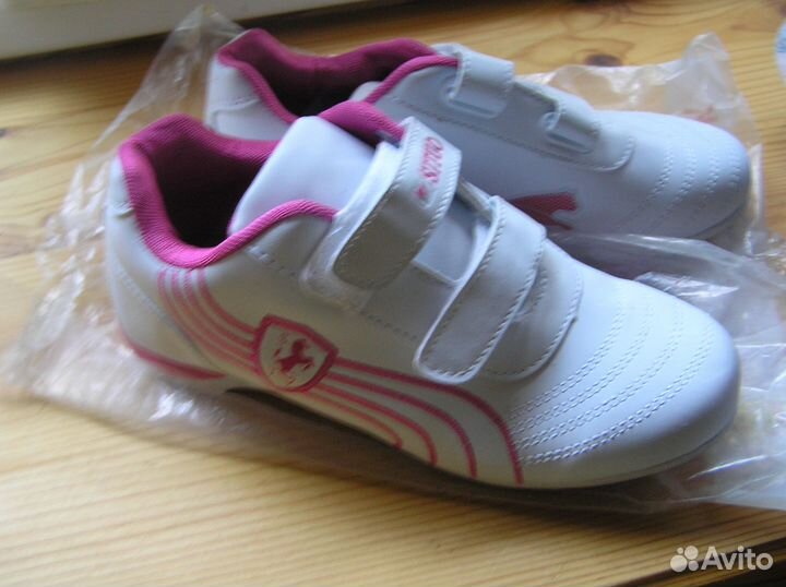 Кроссовки для девочки новые