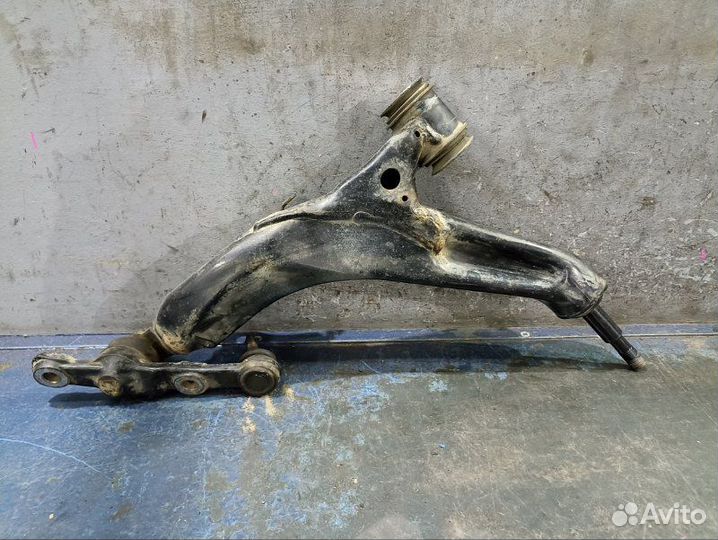 Рычаг нижний передний правый Lexus Is 2