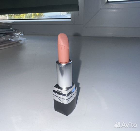 Миниатюра помады Dior