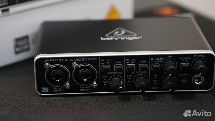 Звуковой интерфейс Behringer U-phoria UMC204HD