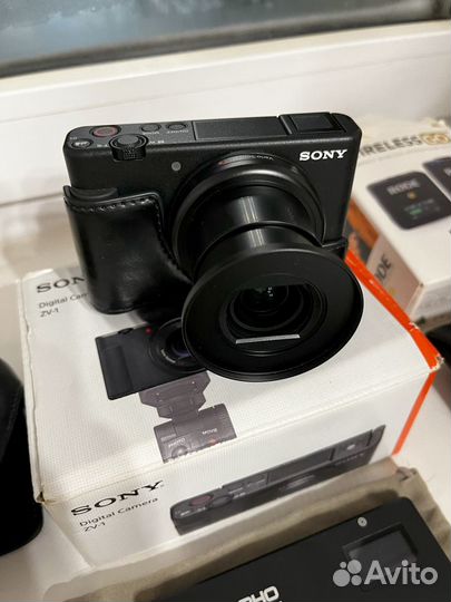 Sony ZV 1 + набор для видеосъемки