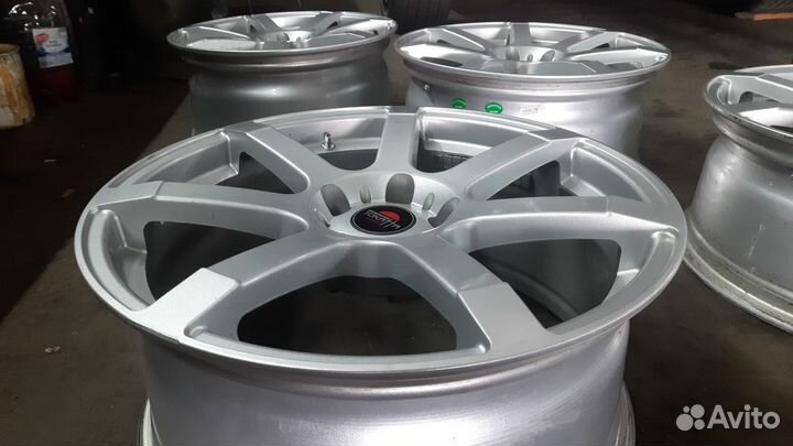 Комплект дисков r18