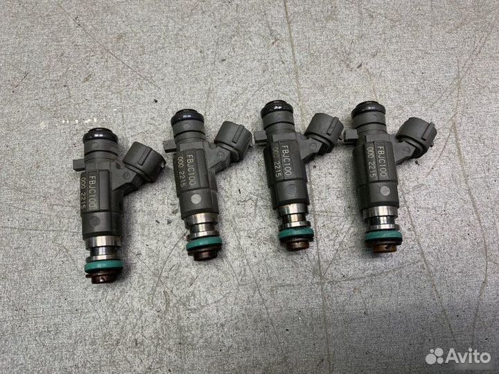 Топливная форсунка Nissan Primera P12 седан 2.0