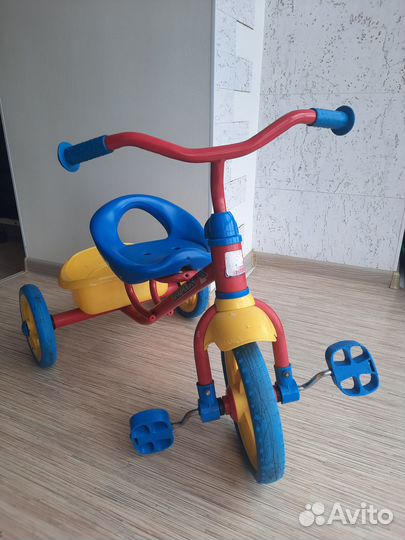 Трехколесный велосипед