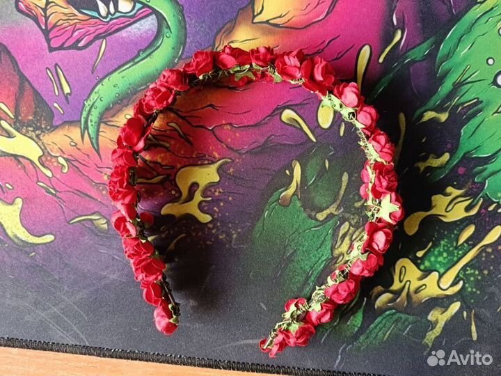 Ободок на голову с красными розами