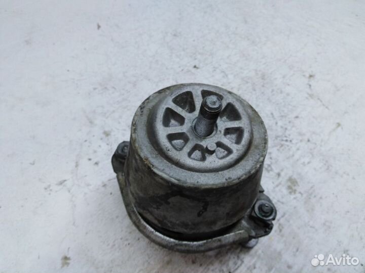 Подушка двигателя Порше