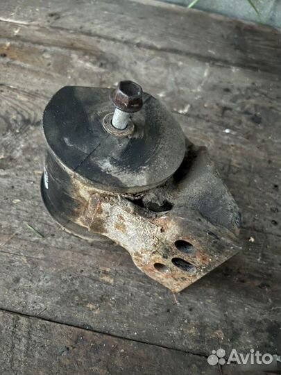 Подушка двигателя Suzuki Baleno 1995-2002