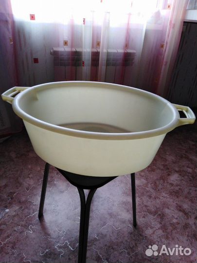 Пластмассовые тазы, ванночка для стирки