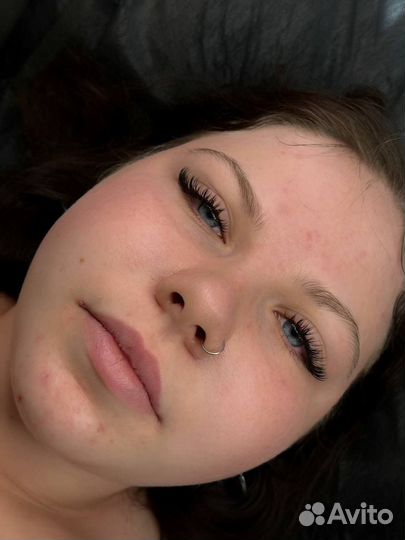 Модель на наращивание ресниц