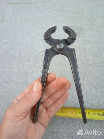 Клещи старые немецкие, грабли кованые ранний СССР