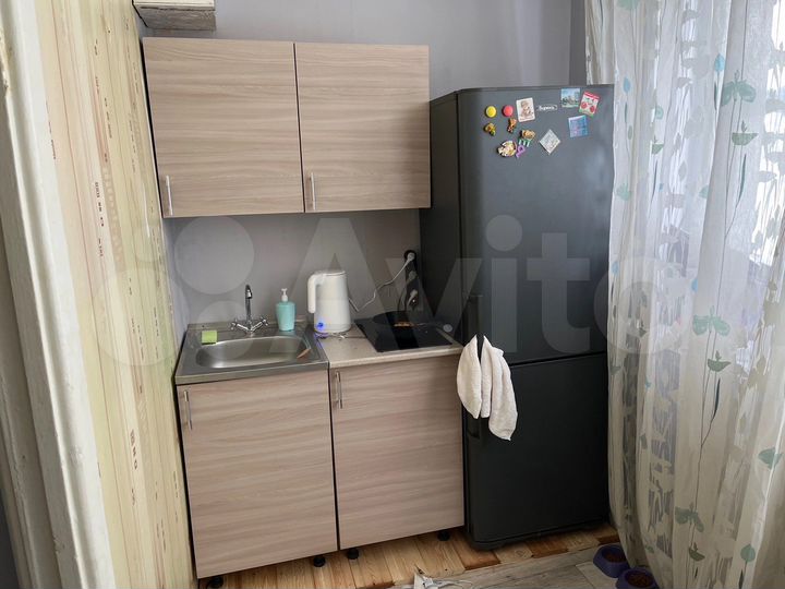 Доля в 3-к. квартире, 51 м², 1/2 эт.